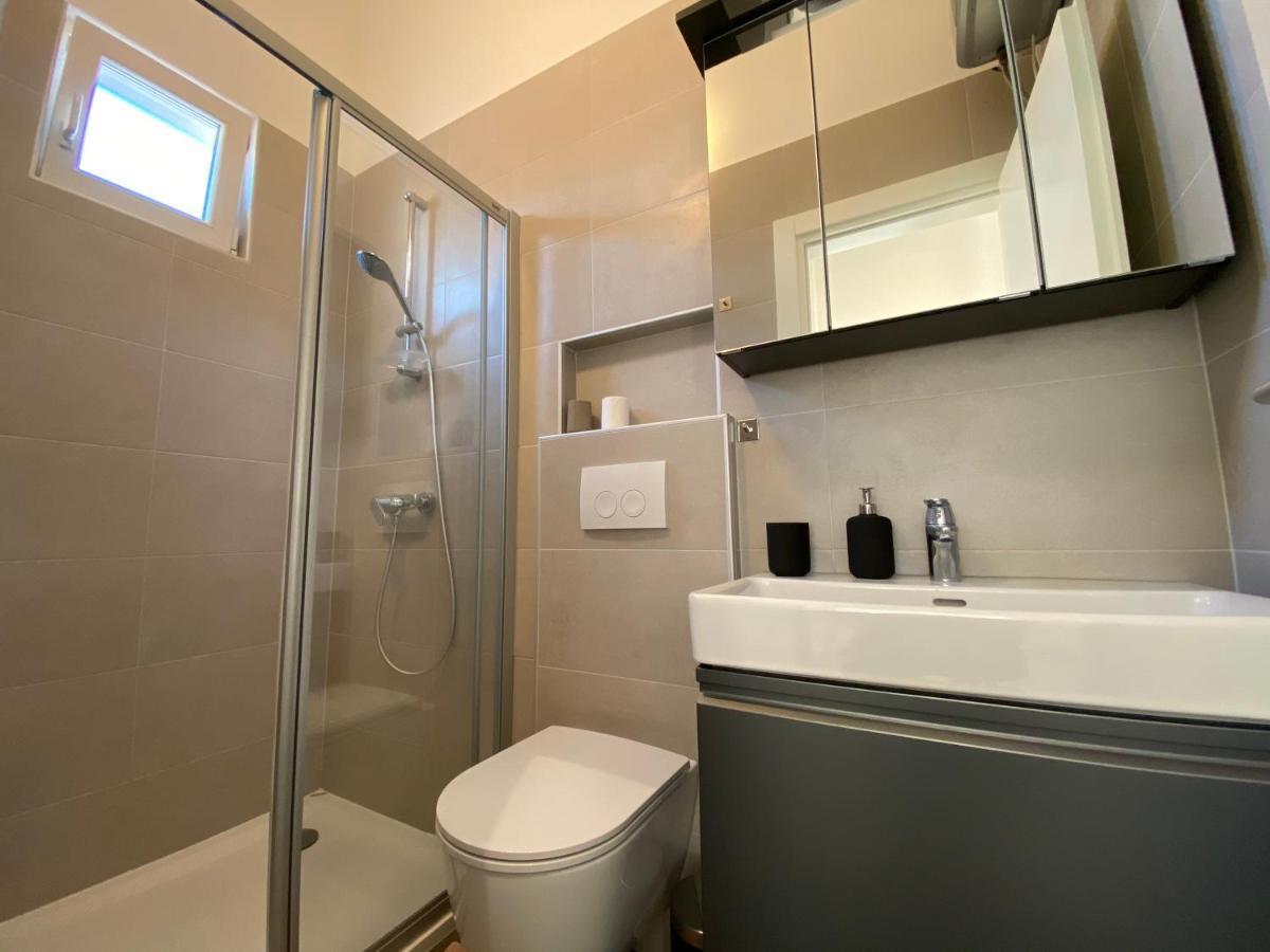 Holiday House Laura Vir Bagian luar foto