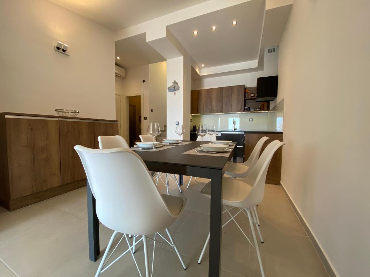 Holiday House Laura Vir Bagian luar foto
