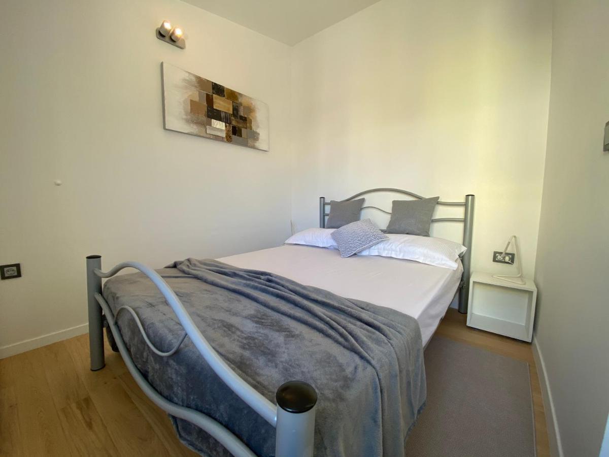 Holiday House Laura Vir Bagian luar foto