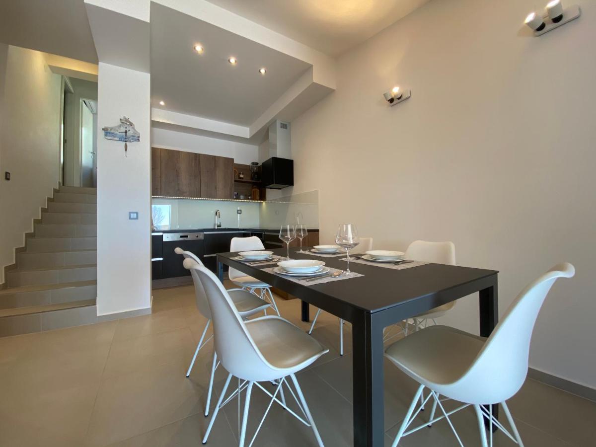 Holiday House Laura Vir Bagian luar foto