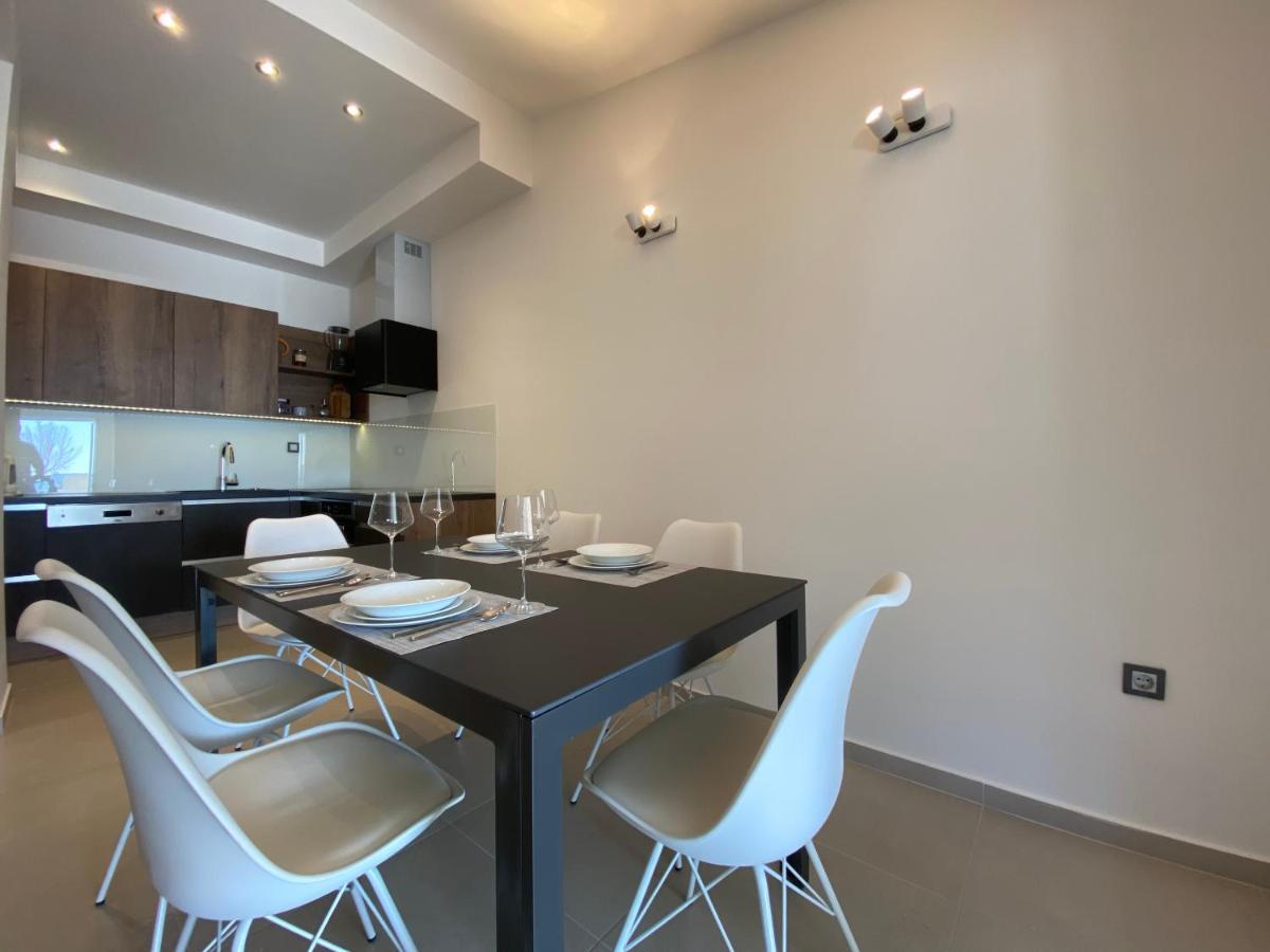 Holiday House Laura Vir Bagian luar foto