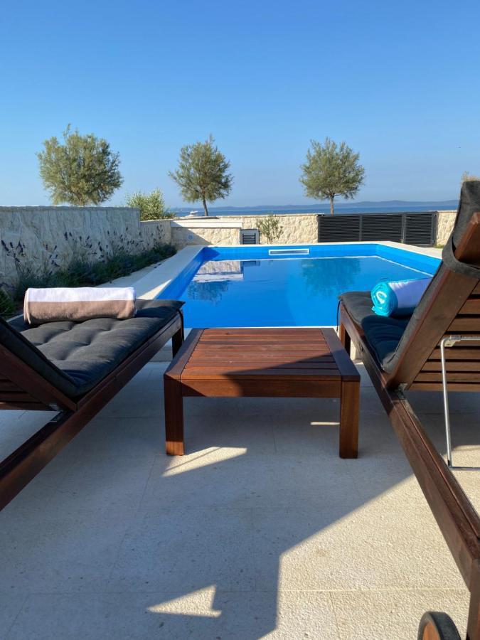 Holiday House Laura Vir Bagian luar foto