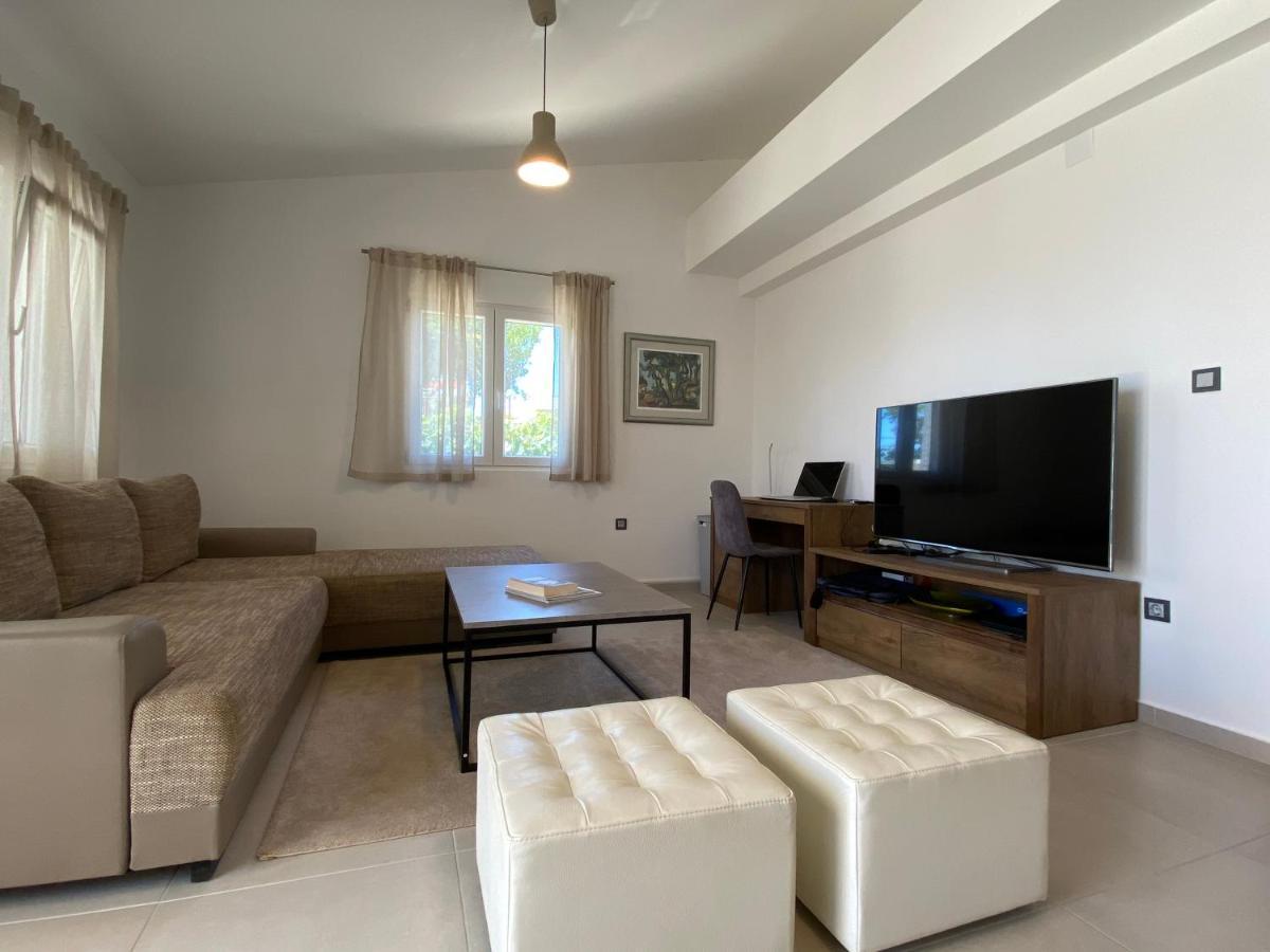 Holiday House Laura Vir Bagian luar foto