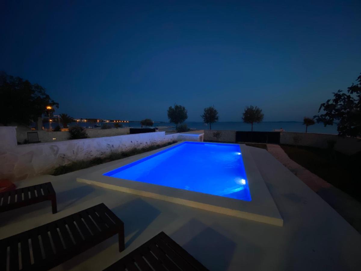 Holiday House Laura Vir Bagian luar foto