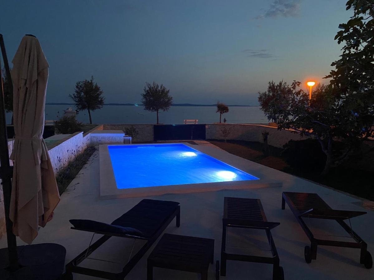Holiday House Laura Vir Bagian luar foto