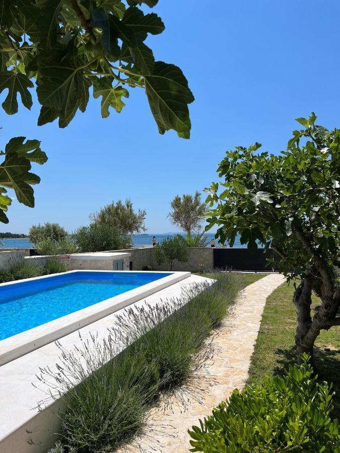 Holiday House Laura Vir Bagian luar foto